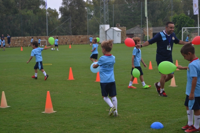 juegos campamento de futtbol en Andalucia