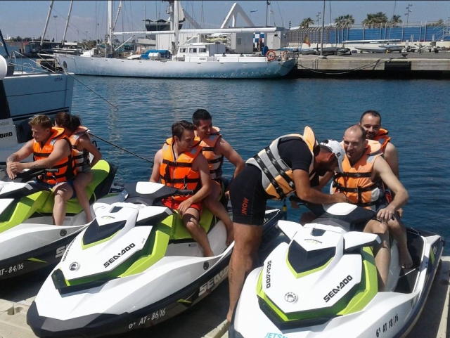  Verificando os controles do jet ski 