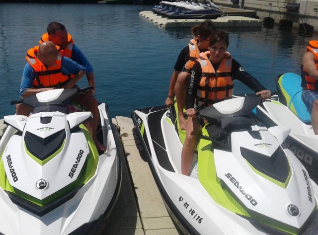  Nos jet skis