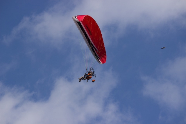 flying a two-seater paraglider 