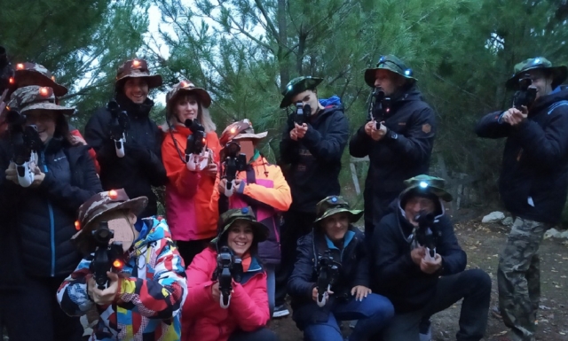 Láser tag con su grupo
