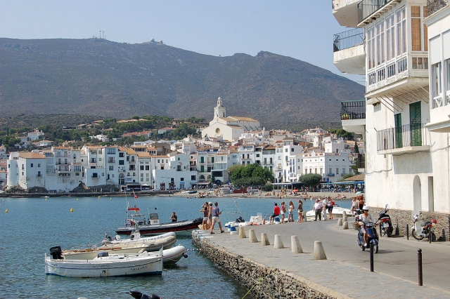 Nuestras barcas en el puerto de Cadaques