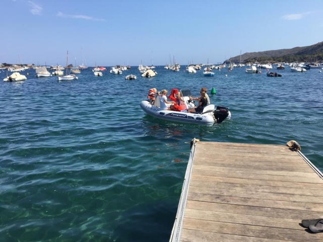 Un paseo en barco por Cadaques