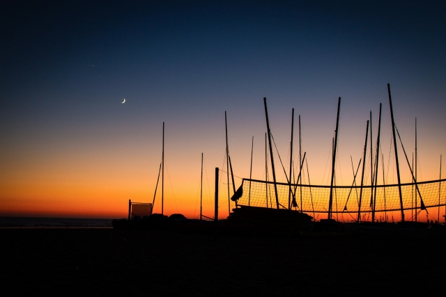 Al atardecer