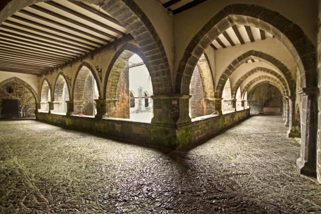 El claustro que esconde La Colegiata
