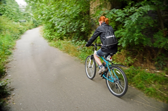 Montando en bici