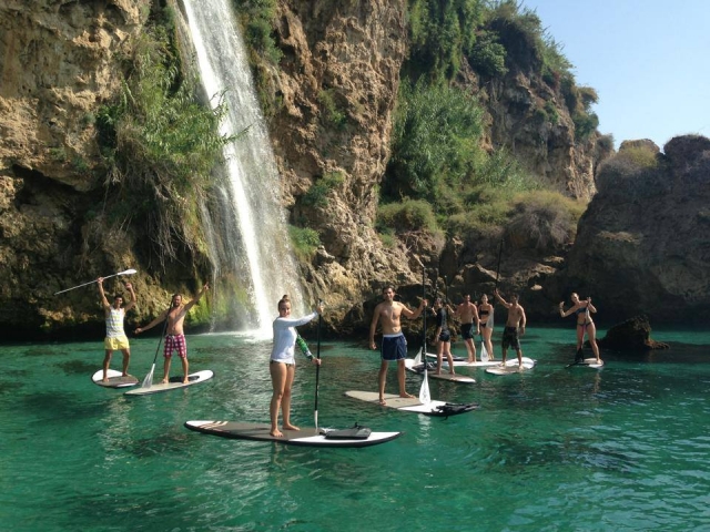 Ven con tus amigos a Nerja