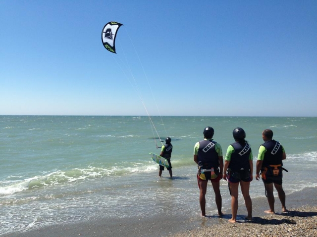 Aprendiendo a hacer kitesurf