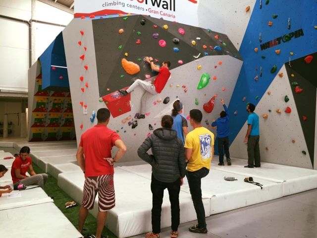 Puesta a punto de la pared de escalada