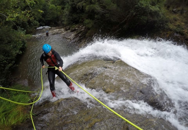 Divertidisimo descenso de barrancos