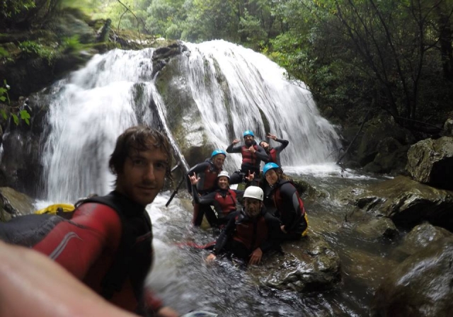 Un dia genial haciendo barranquismo