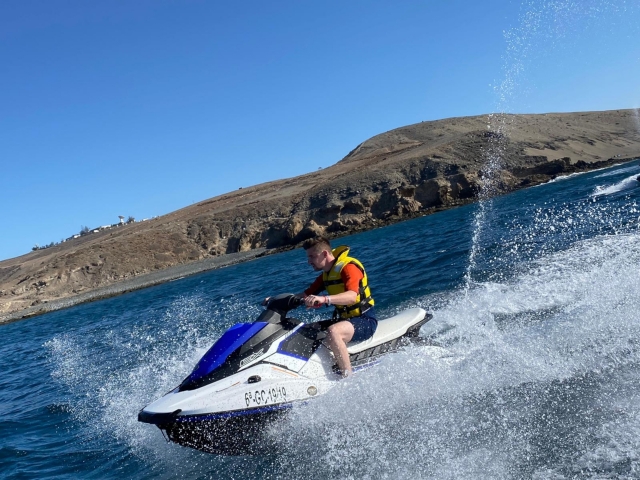 Disfruta del mar en moto de agua