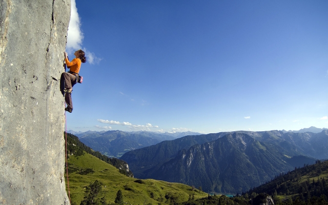 Mujer ascendiendo
