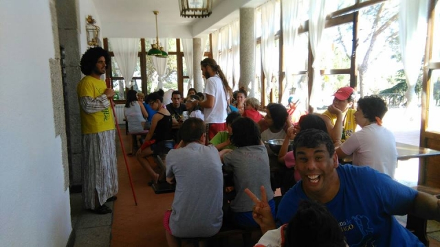  Everyone to eat! 