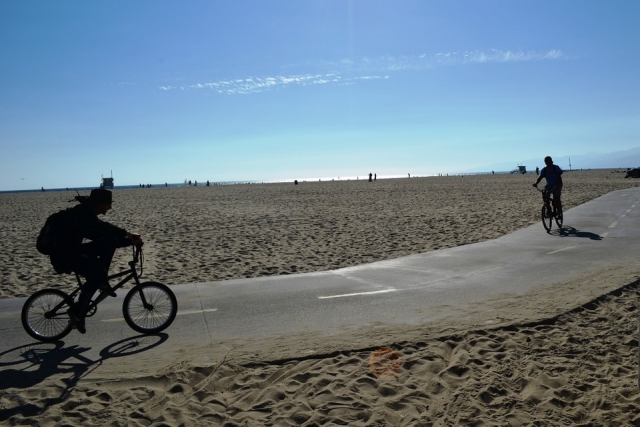  Enjoy the promenade 