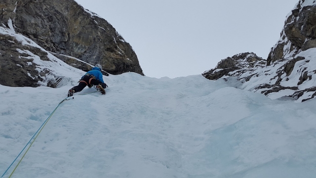 ice-climbing-1199927_960_720.jpg
