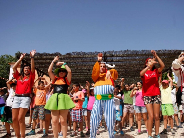 Animacion con monitores disfrazados