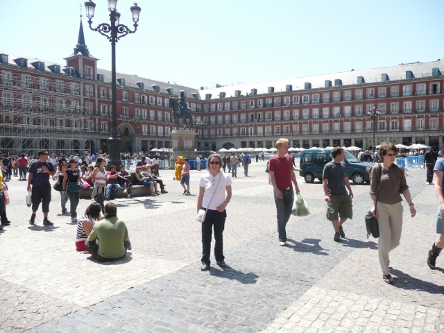 Paseando en la plaza mayor