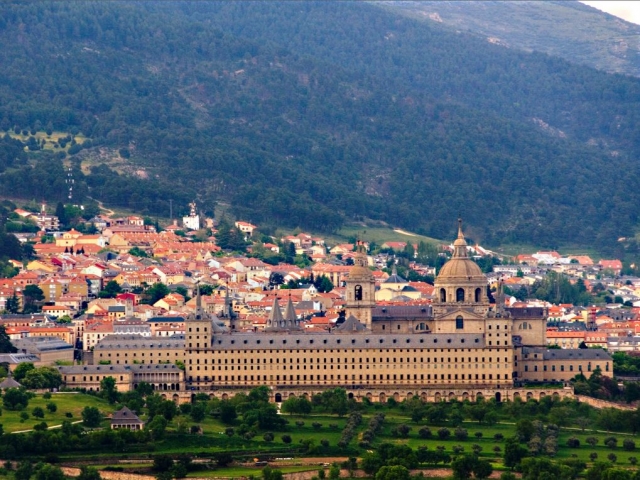 Volando encima de El Escorial