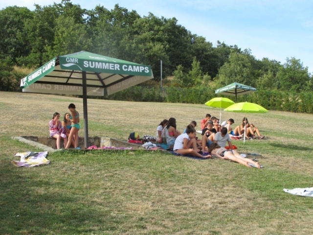 Na piscina 