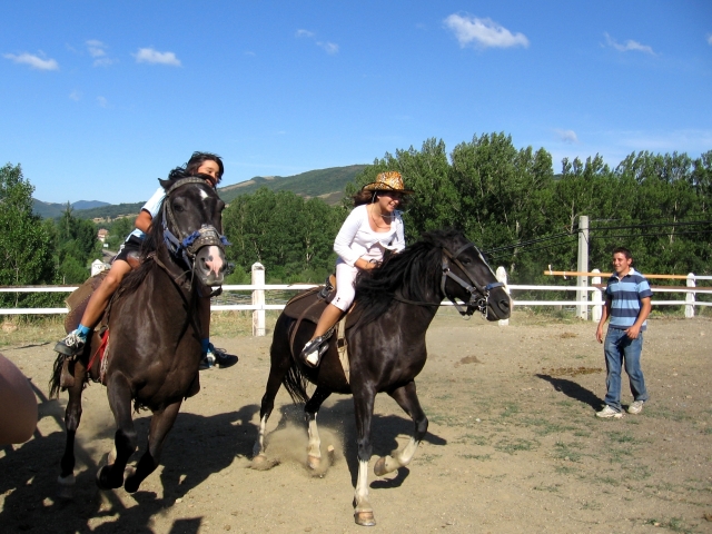  A cavalo 