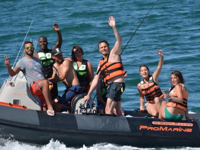 Grupo de excursion en lancha