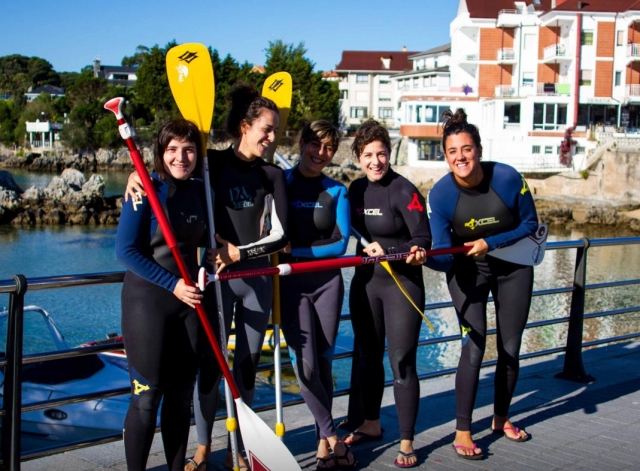  Gruppe besucht den Unterricht 