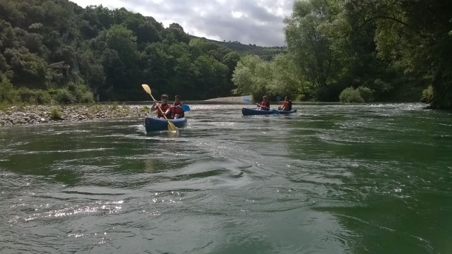 Paseando en canoa en Unquera