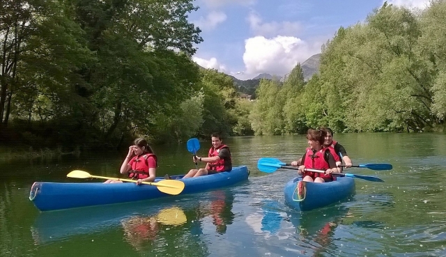 Ruta en canoa en rio de Cantabria