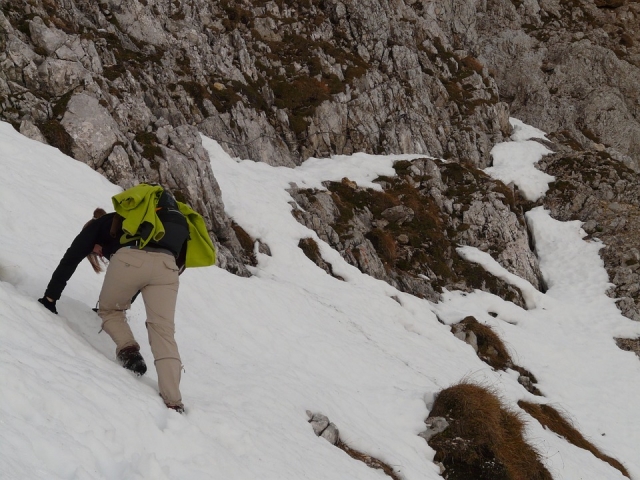  Introduction to ice climbing 
