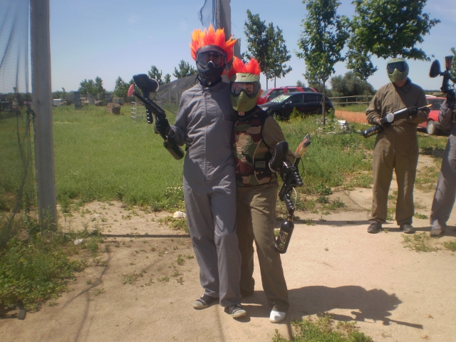  Equipé des masques 