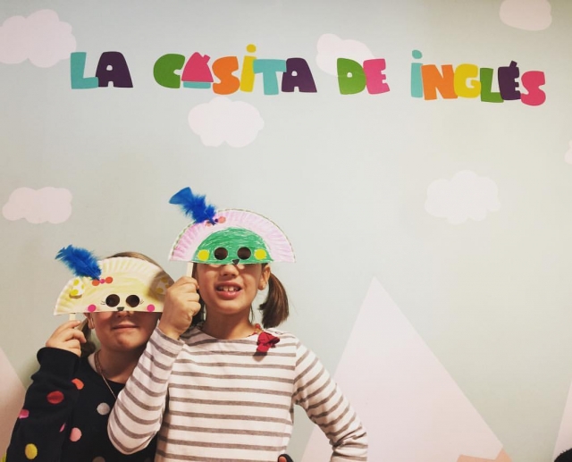 Alumnas con mascaras