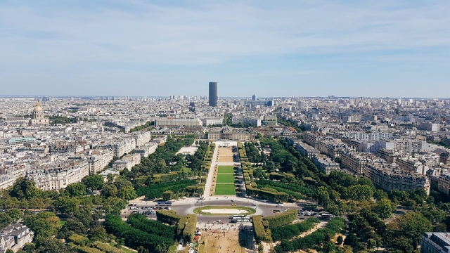  Paris