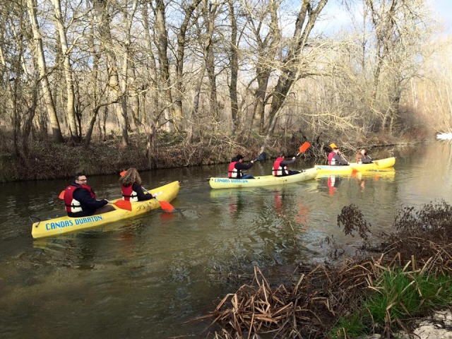Canoas por el rio