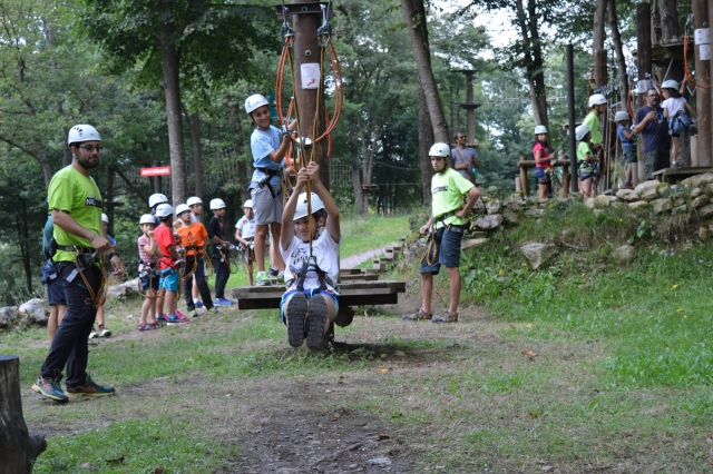  In sella alla zip line 