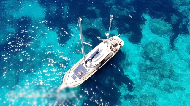 Velero clásico Eretia desde arriba