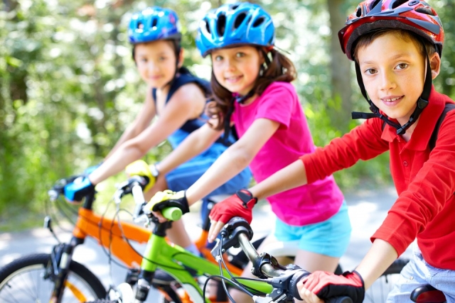  Andando de bicicleta 