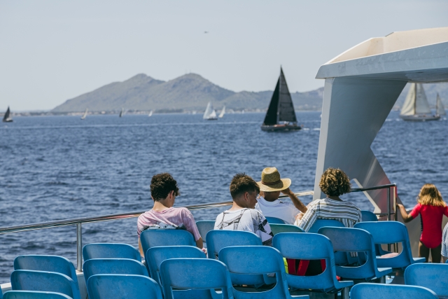 Paseo en barco para niños