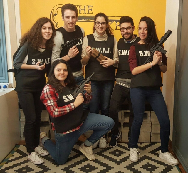 e-19739423-equipo-de-swat14912124497263.jpg