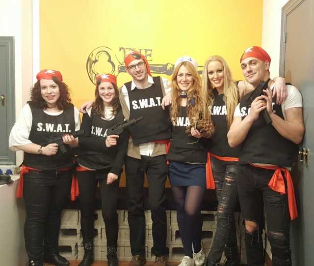 e-19739423-piratas-y-swat14912124524037.jpg
