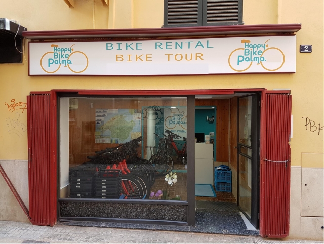 Nuestra sede con las bicicletas