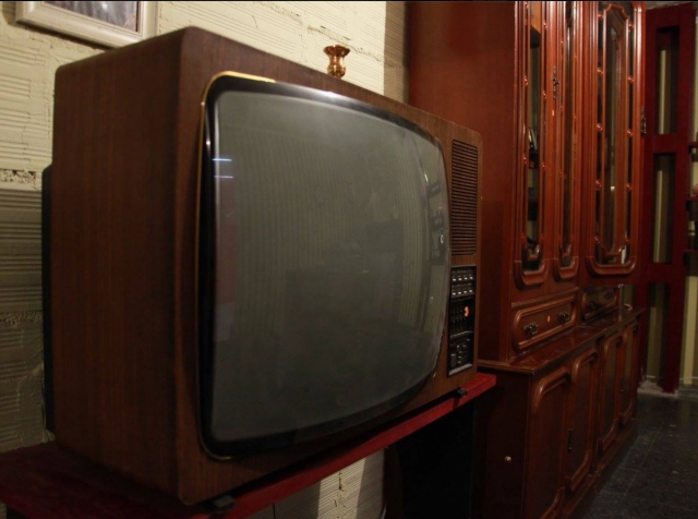e-19739502-televisor-antiguo14913926733830.jpg
