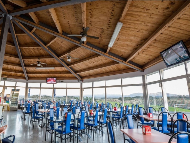 Large covered cafeteria 