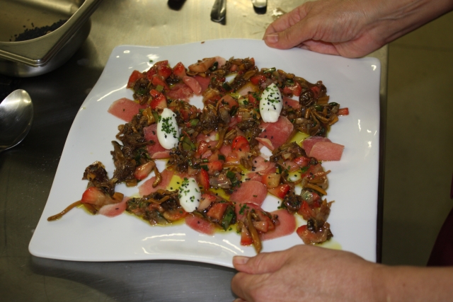 Plato cuadrado con salteado