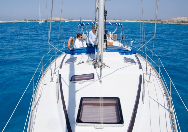 Navengando en el velero en formentera