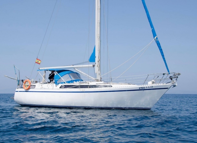 Velero con bandera