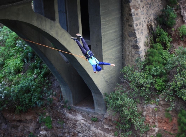  Jumping with a blue hat 