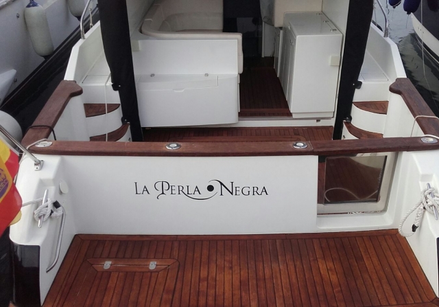  La Perla Negra 的背面 