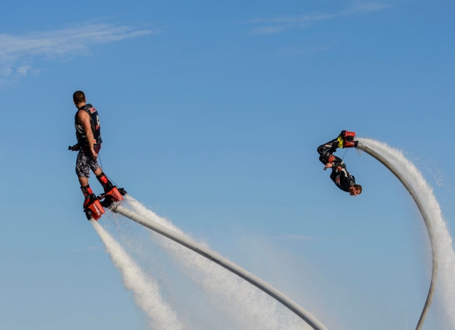 e-19740331-vuelos-profesionales-de-flyboard14949262772292.jpg