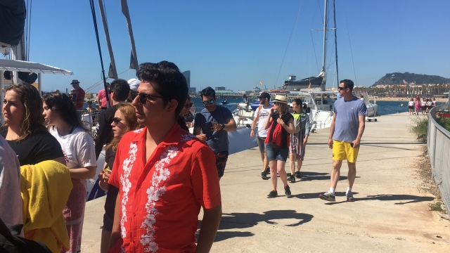 Subiendo al barco de Barcelona